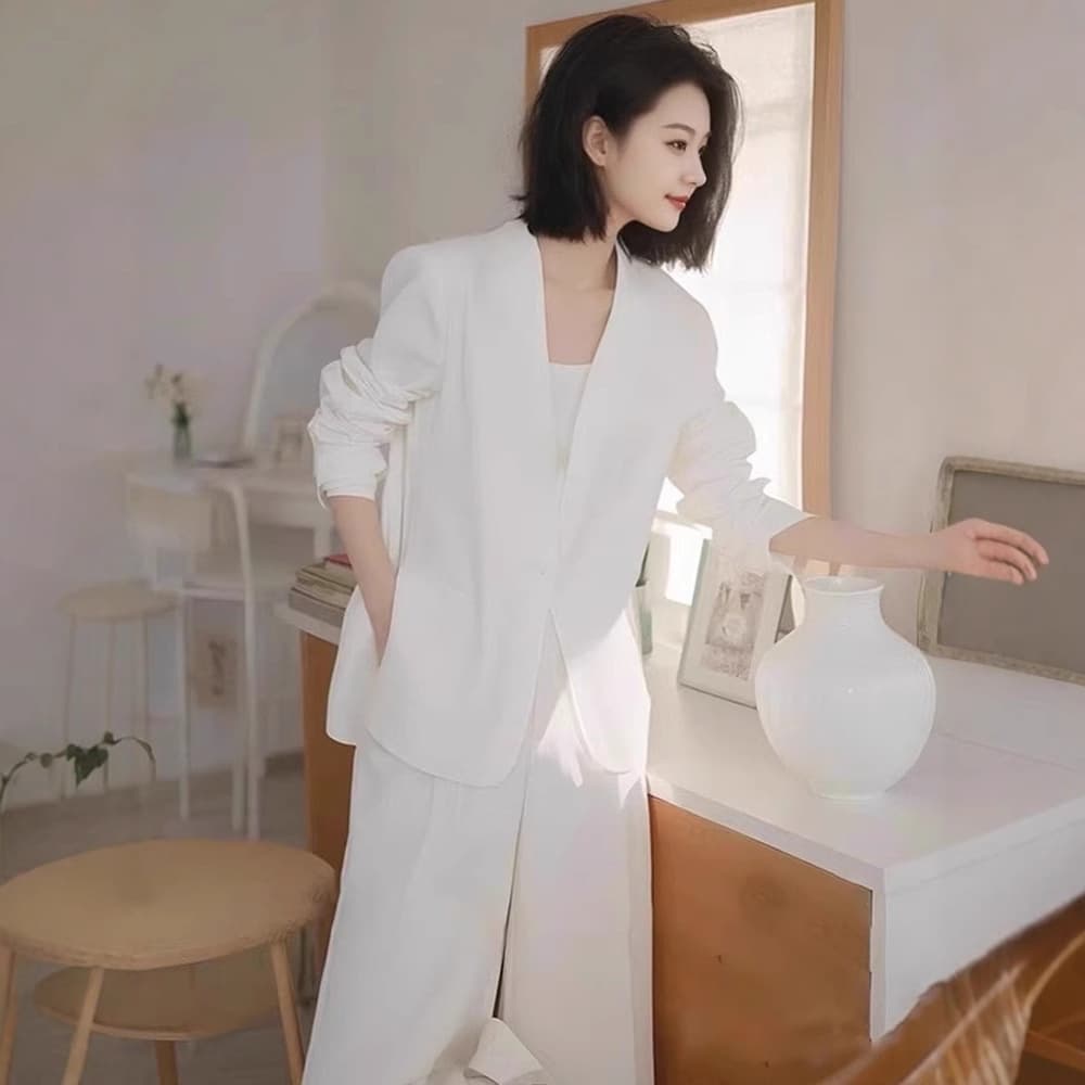High-end Eye-catching Fashion Elegant Office-ready Ensemble